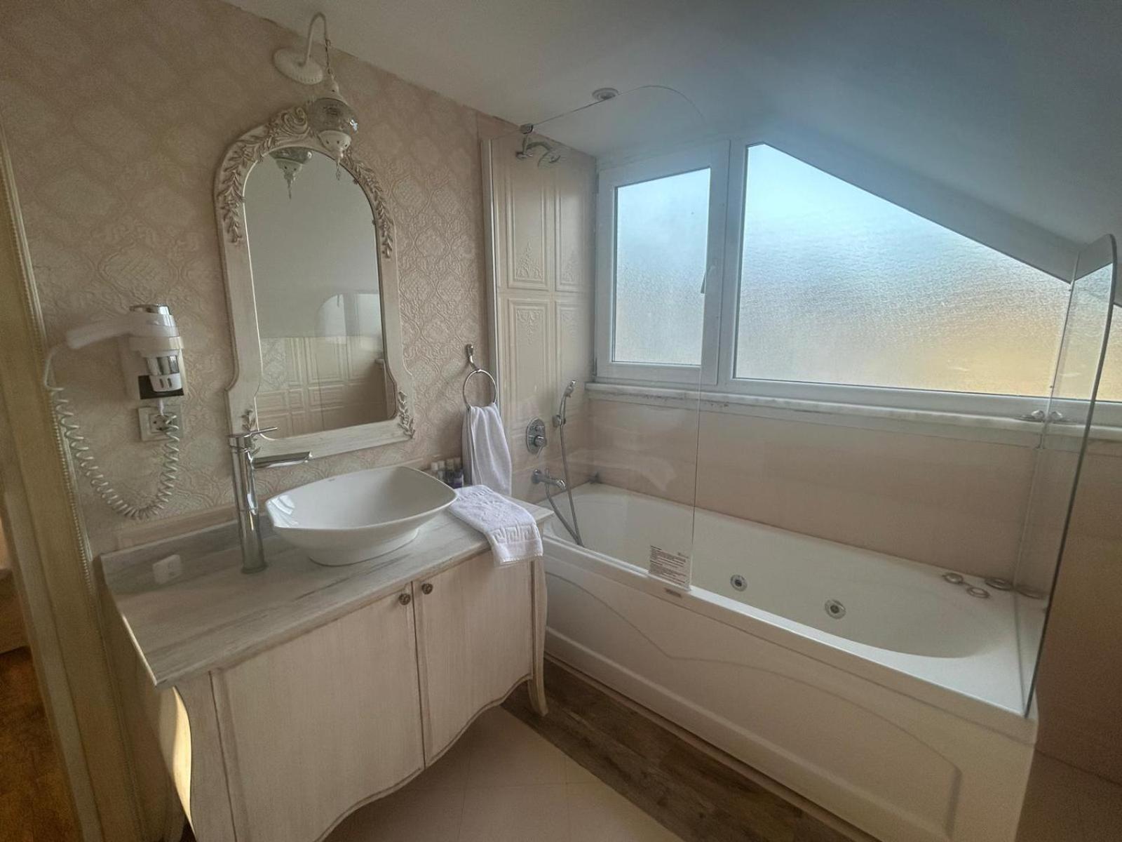 Elegance Asia Hotel Istanbul Bagian luar foto